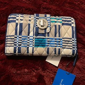 Vera Bradley rfid Turlock wallet